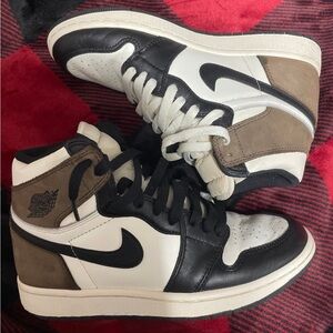 Nike Men's Black and White Shoes